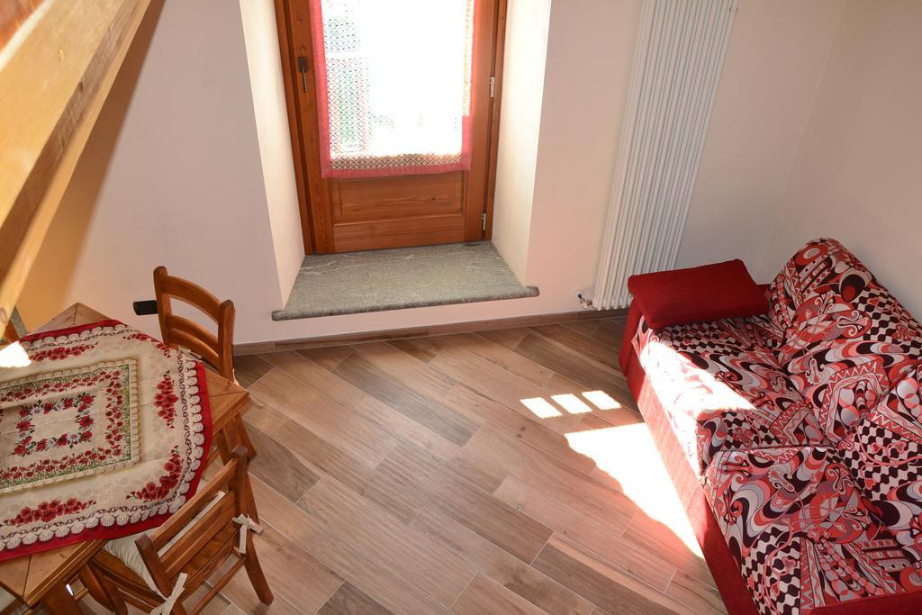 Lo Coppa Fen Appartement Aosta Kamer foto