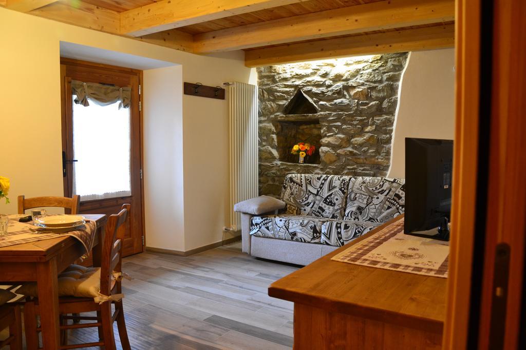 Lo Coppa Fen Appartement Aosta Kamer foto