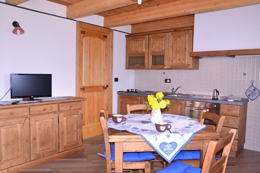 Lo Coppa Fen Appartement Aosta Kamer foto